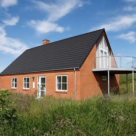 Secluded Retreat Near Sea Vigsø