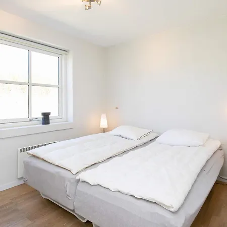 펜션 Secluded Retreat Near Sea Vigsø
