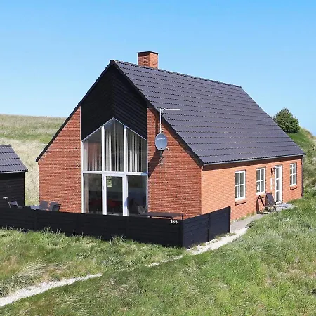 Casa de Férias Four-bedroom In Hanstholm 3 *