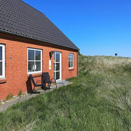 펜션 Secluded Retreat Near Sea