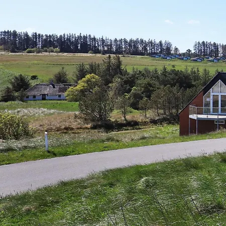 Feriehus Secluded Retreat Near Sea Vigsø