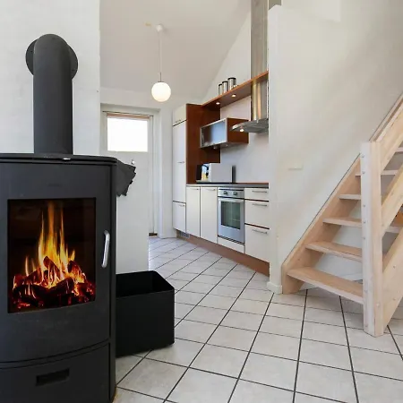 Secluded Retreat Near Sea * Vigsø